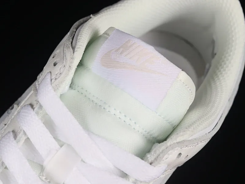 All categories Nk SB Dunk series Nk SB Dunk Low low-top sneakers Nk SB Dunk Low white green SB low-top sports and leisure sneakers FD9911-101